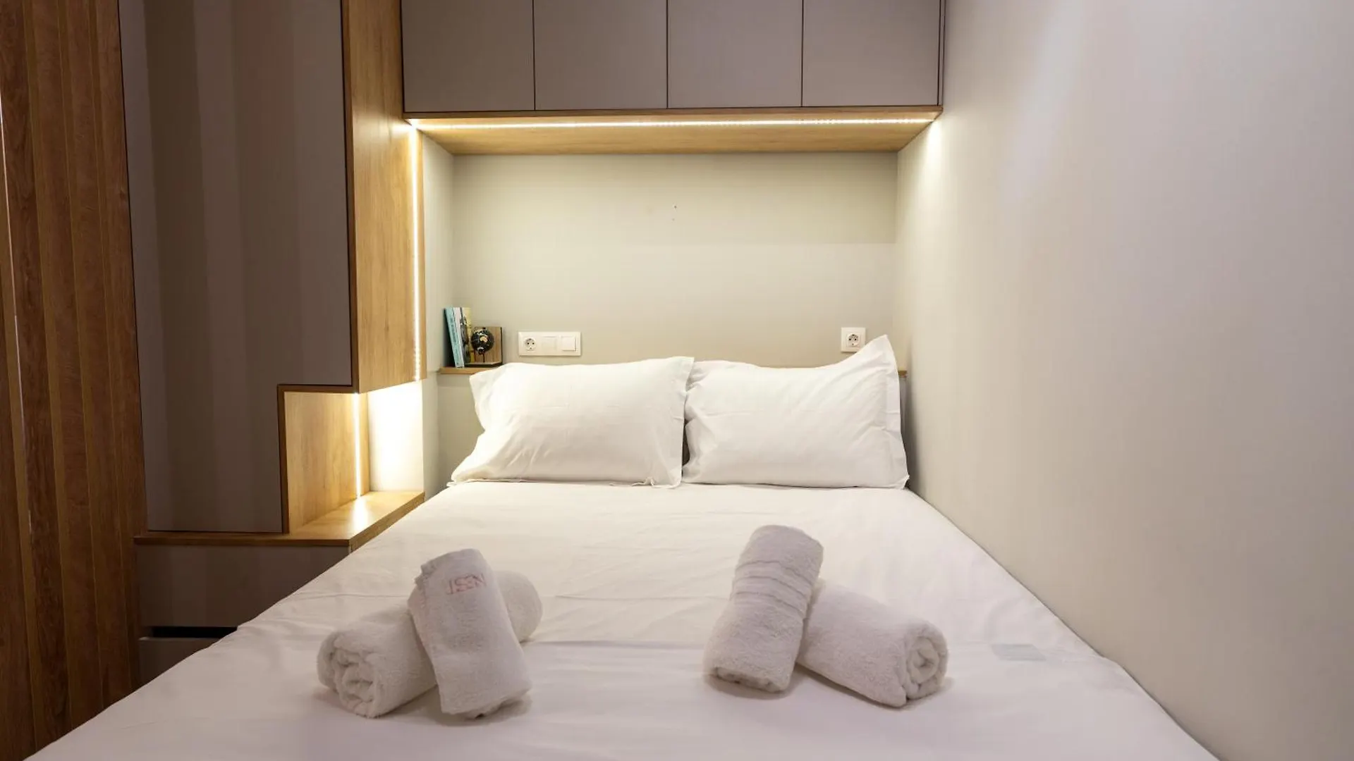 Cozy Suites By Nest 테살로니키